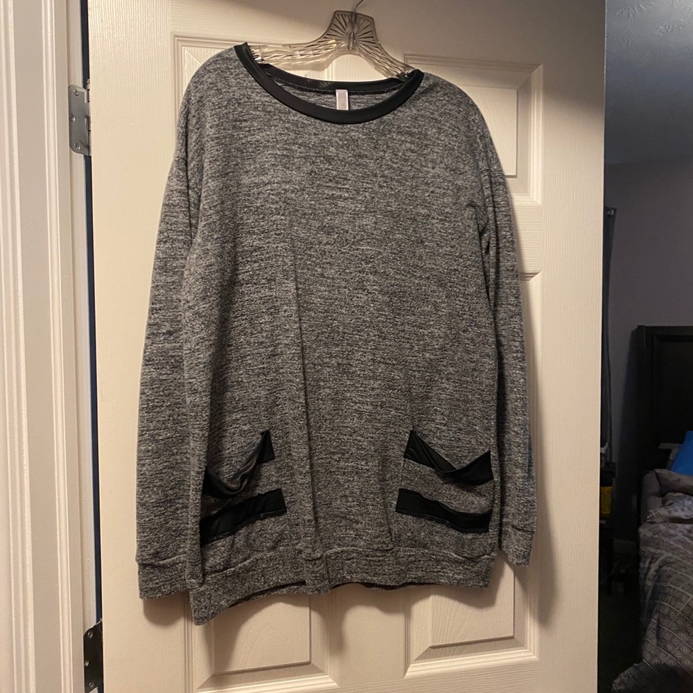 Heather gray sweatshirt